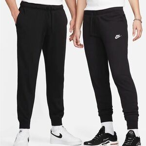Nike Sportswear Club Fleece
Women's Mid-Rise Joggers